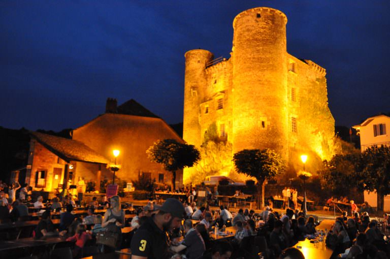 Coupiac le château fête