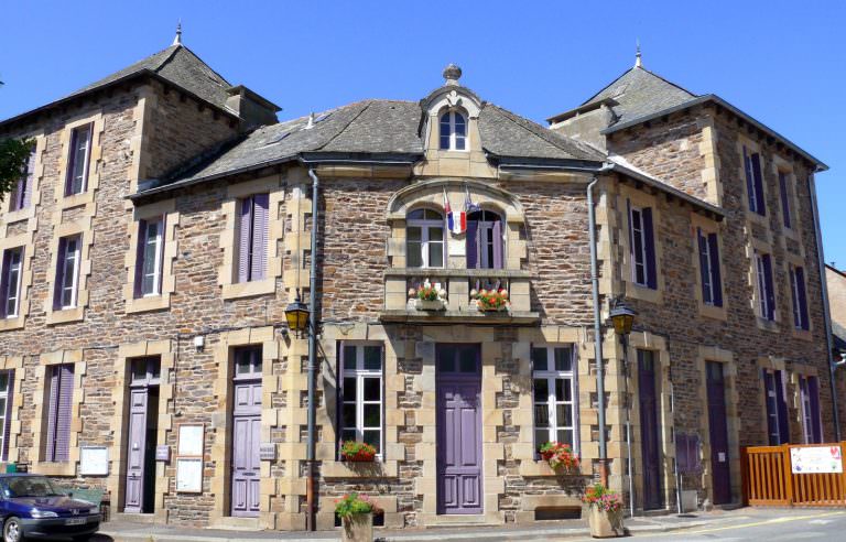 Coupiac façade de la Mairie